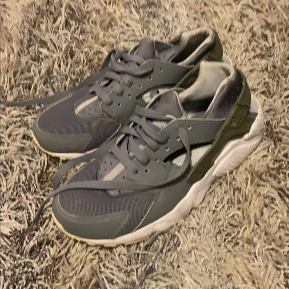 Shoes haurches